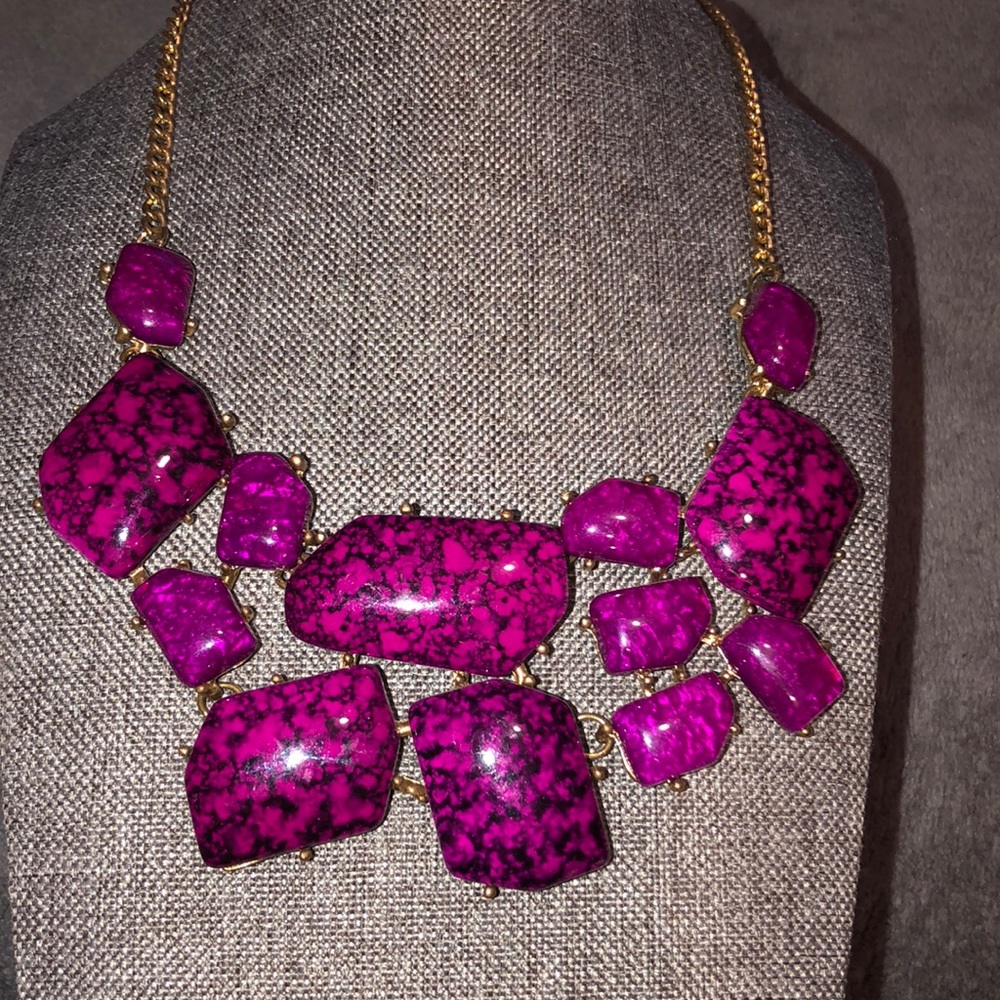 Avenue statement necklace in purple/pink
